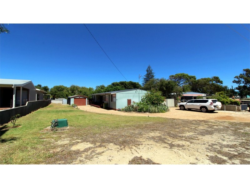 4 Whitfield Street, Jurien Bay WA 6516