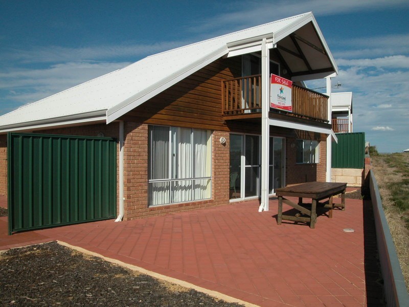 4/2 Huelva Place, Cervantes WA 6511