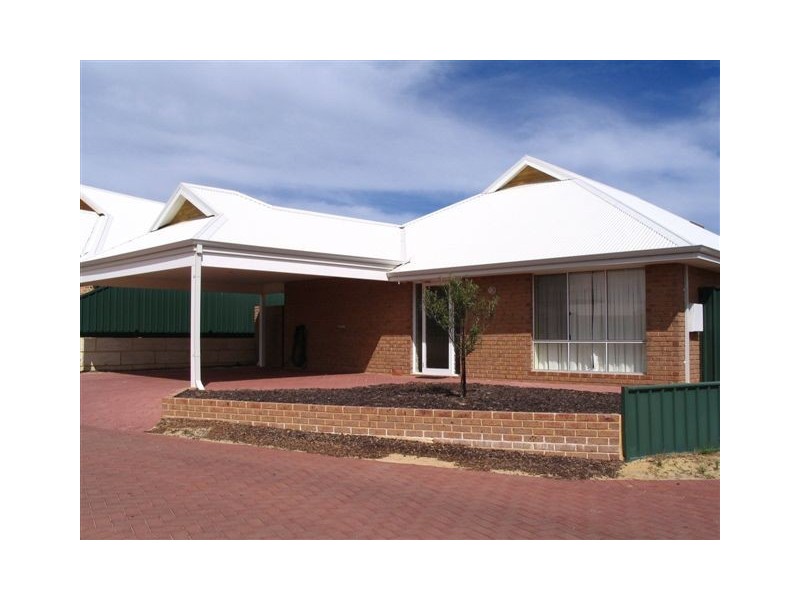 4/2 Huelva Place, Cervantes WA 6511