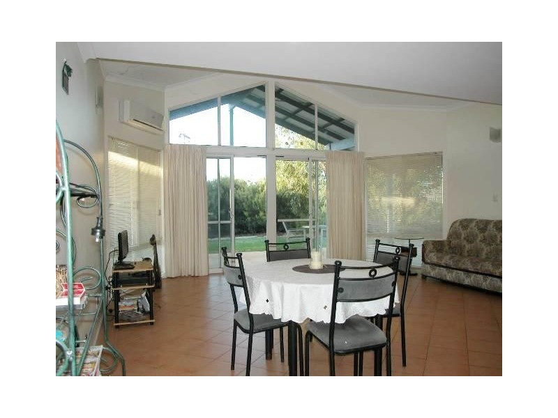 16a Elizabeth Way, Jurien Bay WA 6516