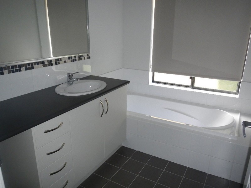 35 Dryandra Boulevard, Jurien Bay WA 6516