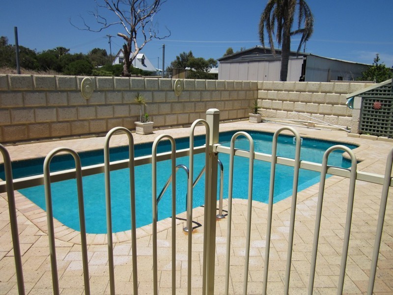 10 Bonham Street, Leeman WA 6514