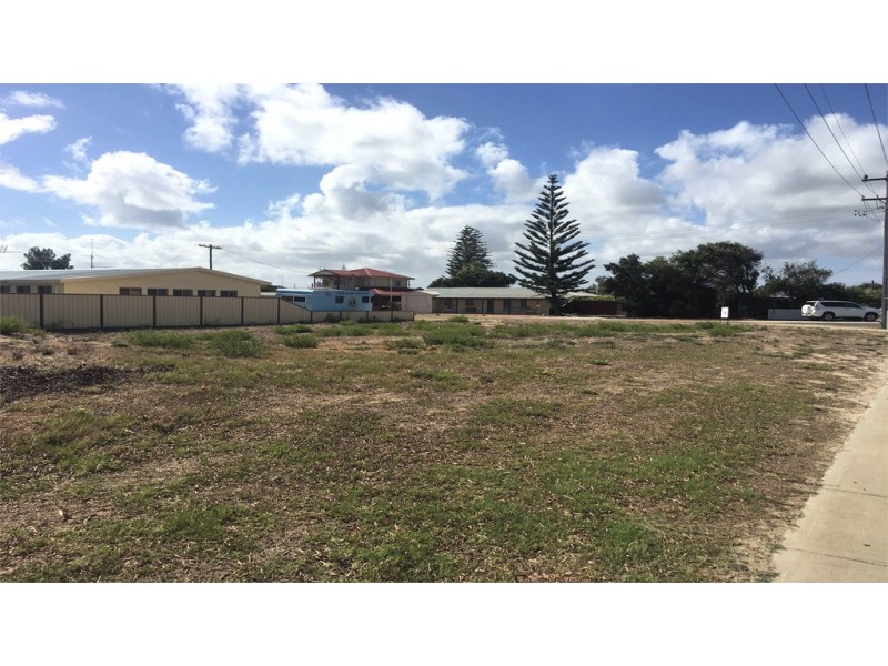 1 Coubrough Place, Jurien Bay WA 6516