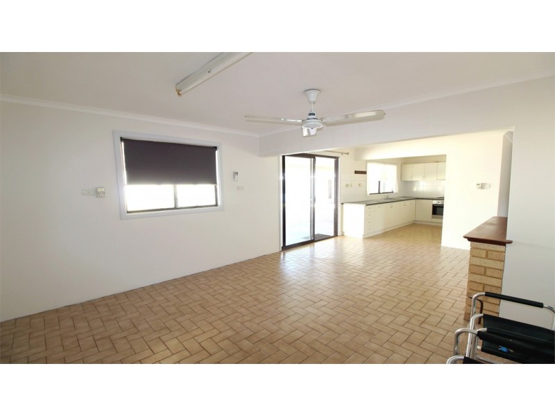 10 Mitchell Street, Green Head WA 6514