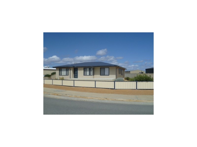 16 Glover Crescent, Green Head WA 6514