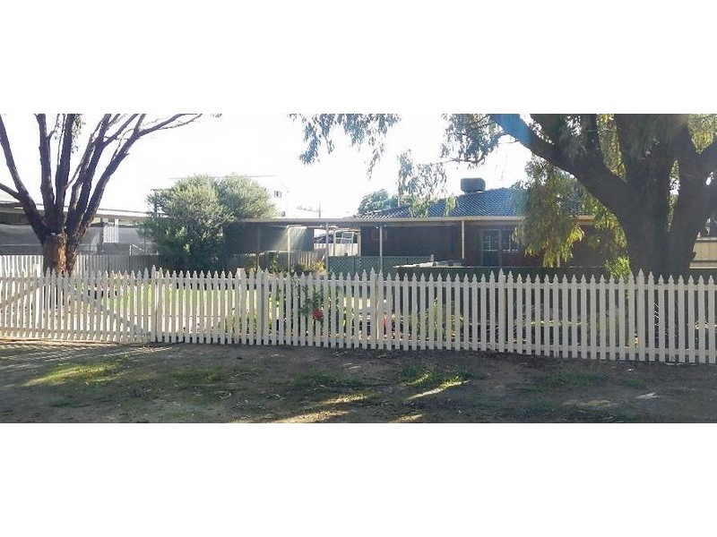 32 Thomas Street, Leeman WA 6514