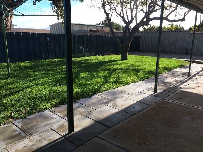 4 Padbury Street, Jurien Bay WA 6516