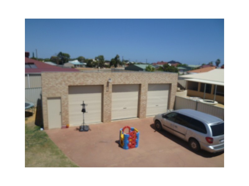 12 Agonis Street, Leeman WA 6514