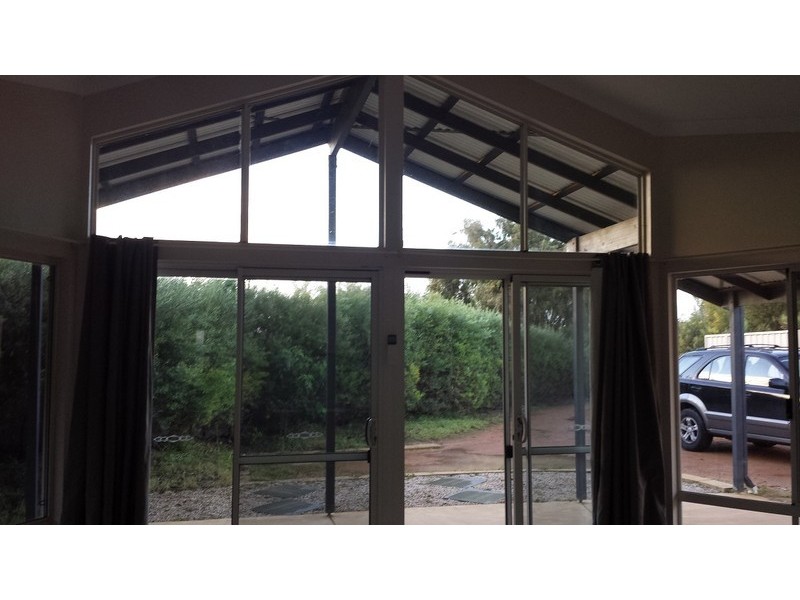 16 Elizabeth Way, Jurien Bay WA 6516