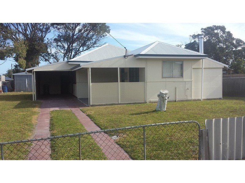 11 Lindsay Street, Jurien Bay WA 6516