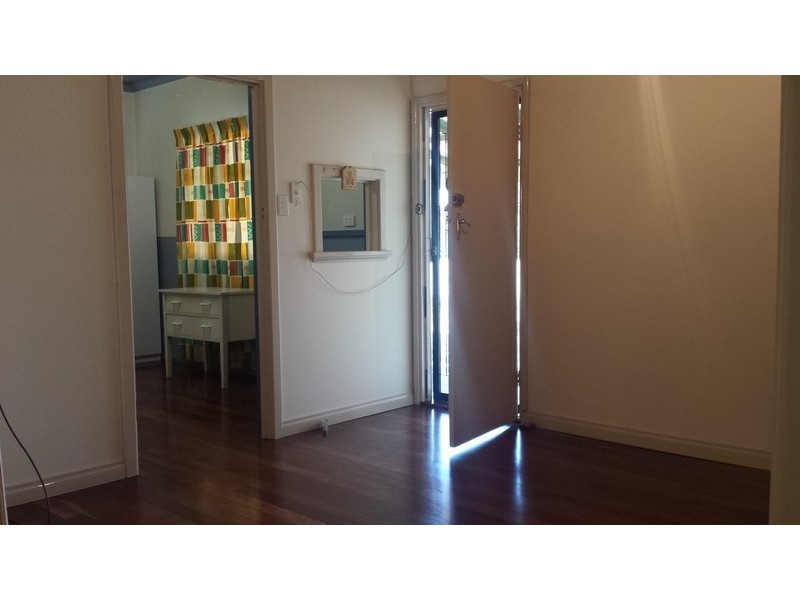 11 Lindsay Street, Jurien Bay WA 6516