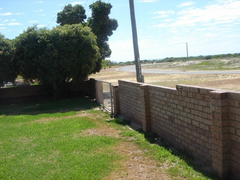 19 Lindsay St, Jurien Bay WA 6516