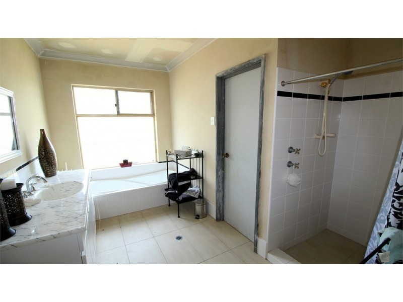 4 Tuart Street, Leeman WA 6514