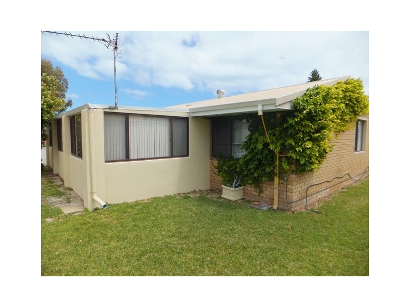 Chalet 3 Ocean Beach Chalets,  2 Casurina Cresent, Jurien Bay WA 6516