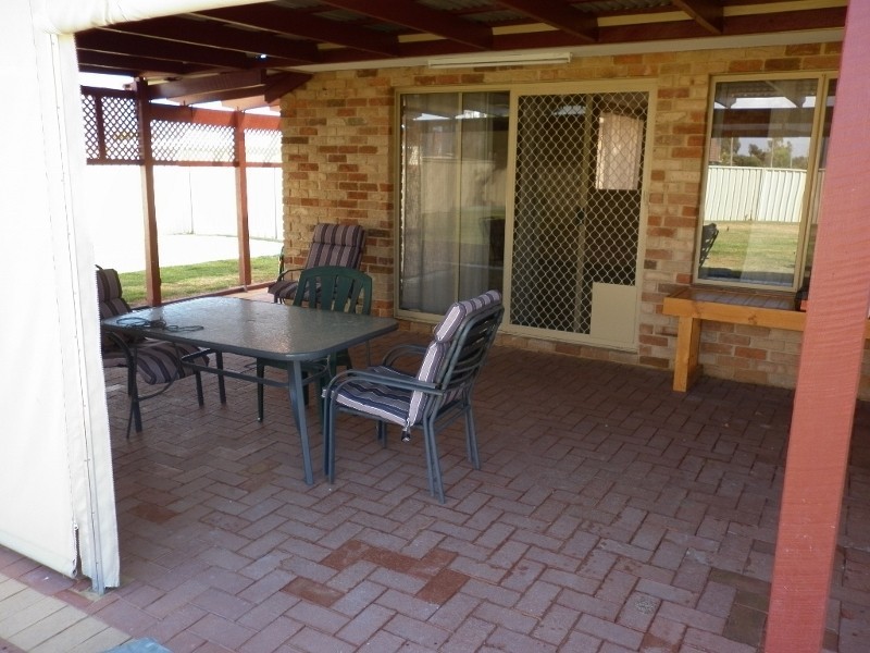 10 Coubrough Place, Jurien Bay WA 6516
