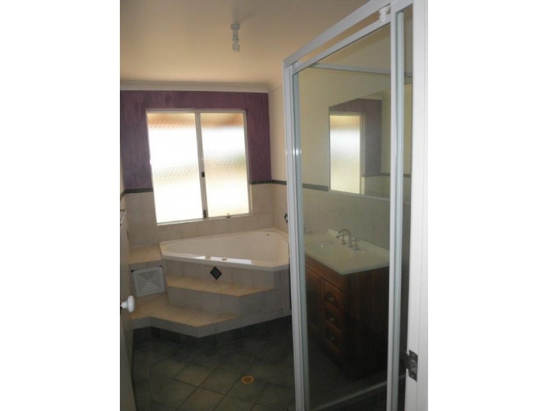 10 Shearwater Drive, Jurien Bay WA 6516