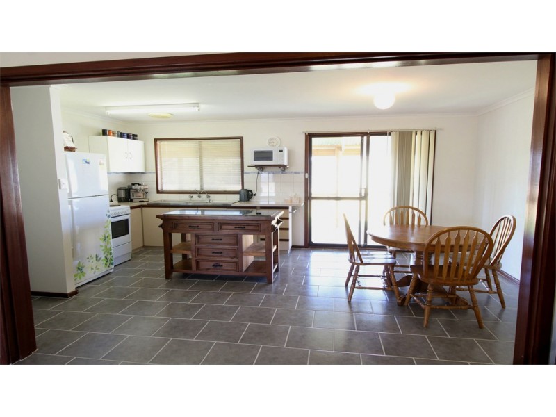 12 Heitman Close, Jurien Bay WA 6516