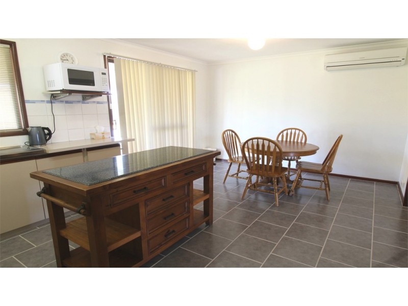 12 Heitman Close, Jurien Bay WA 6516
