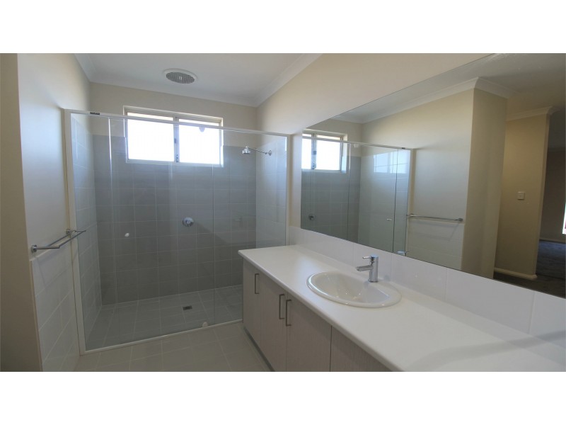 16 Middleton Boulevard, Jurien Bay WA 6516