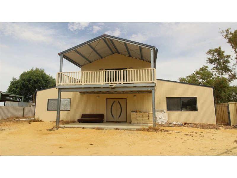 7 White Court, Eneabba WA 6518