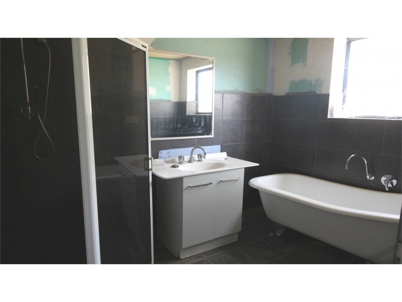 7 White Court, Eneabba WA 6518