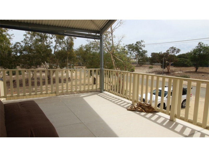 7 White Court, Eneabba WA 6518