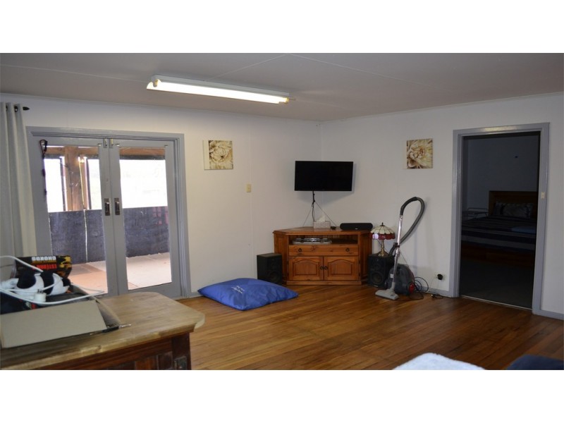 12 Cameron Street, Jurien Bay WA 6516