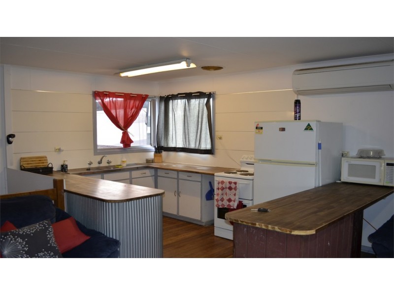 12 Cameron Street, Jurien Bay WA 6516