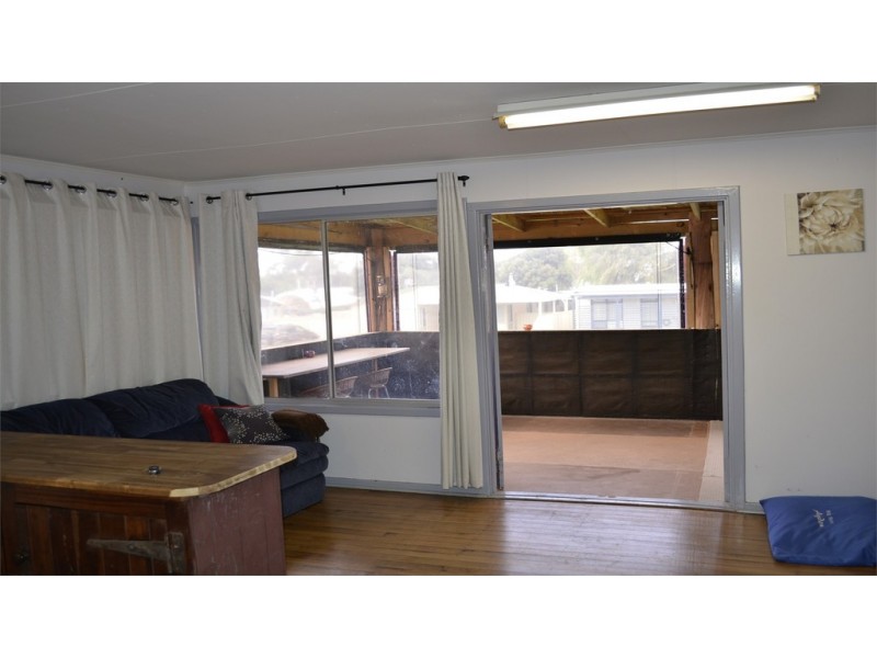 12 Cameron Street, Jurien Bay WA 6516