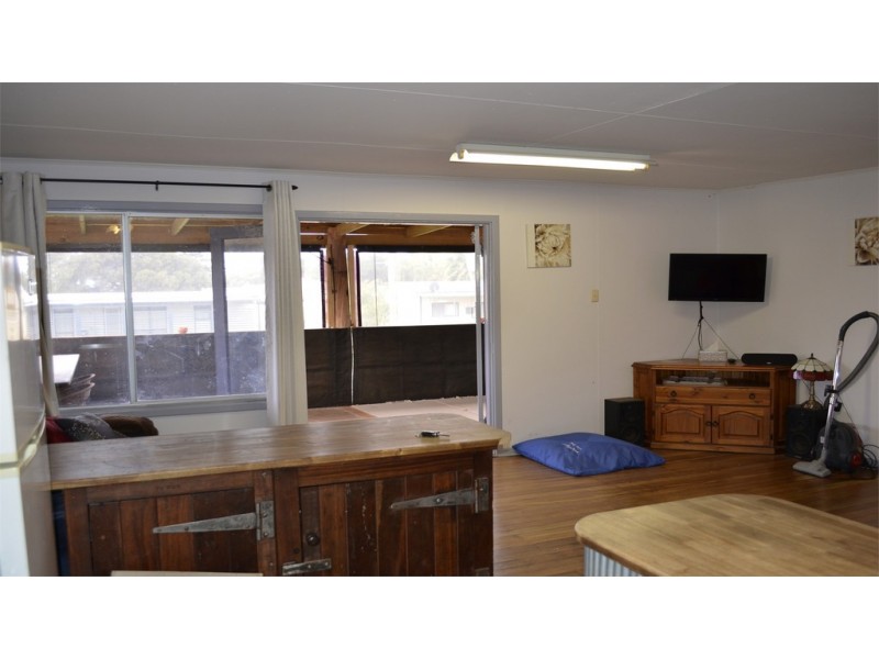 12 Cameron Street, Jurien Bay WA 6516