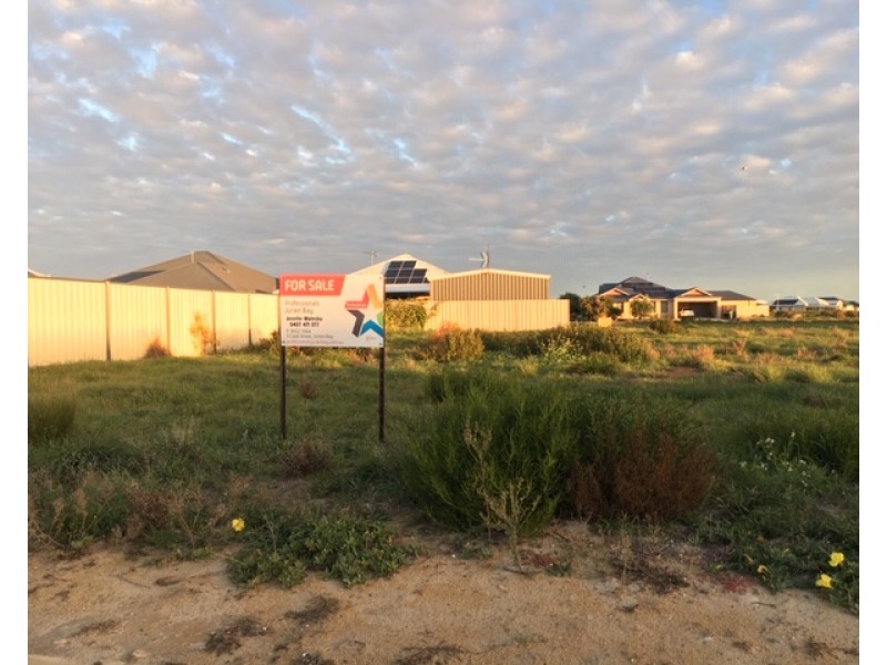 12 Hamelin Avenue, Jurien Bay WA 6516