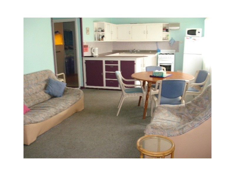 9 SHINGLE AVENUE, Jurien Bay WA 6516