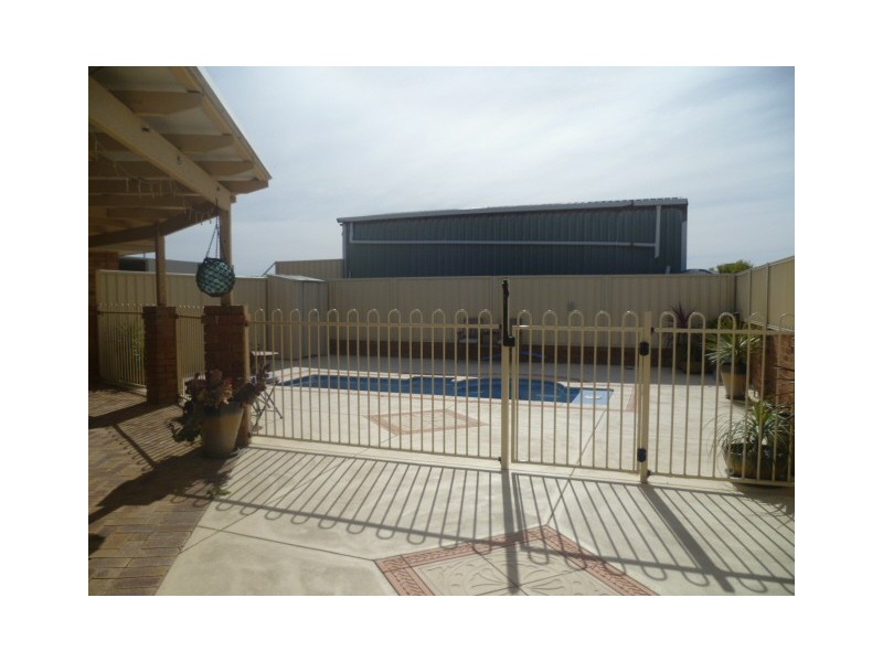 4 Croft Court, Green Head WA 6514