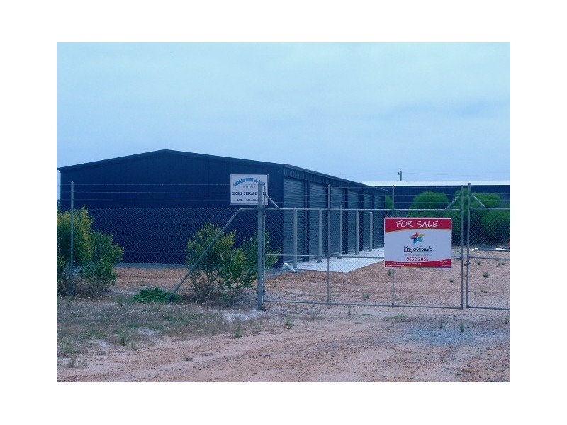 15 LAKE ST, Leeman WA 6514