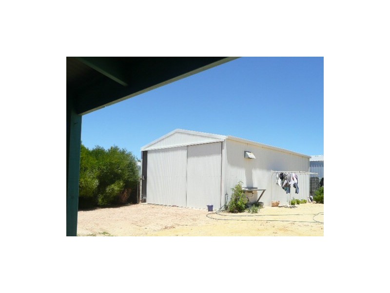 6 Williams Place, Green Head WA 6514