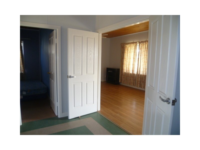 6 Williams Place, Green Head WA 6514