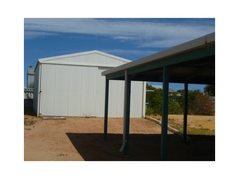 6 Williams Place, Green Head WA 6514