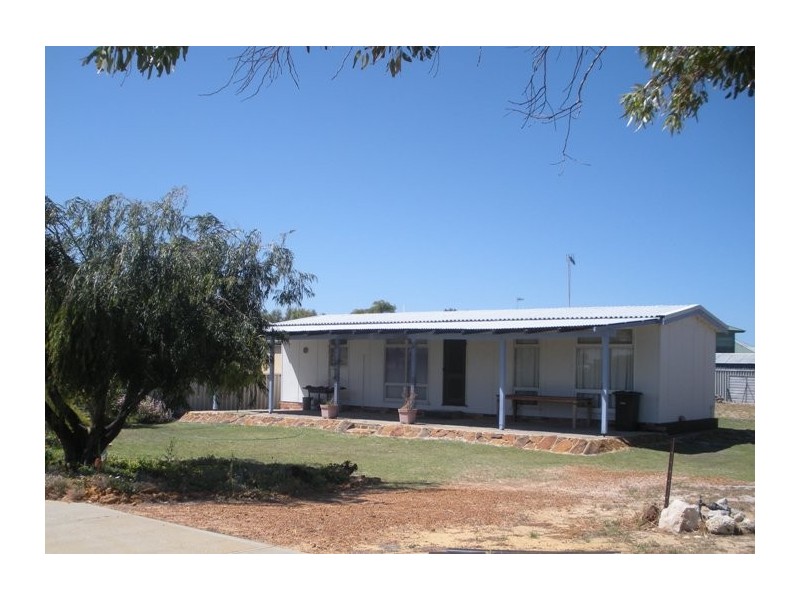 4 HUNTER CRES, Green Head WA 6514