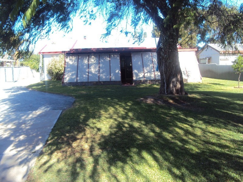 6 HAMERSLEY STREET, Jurien Bay WA 6516