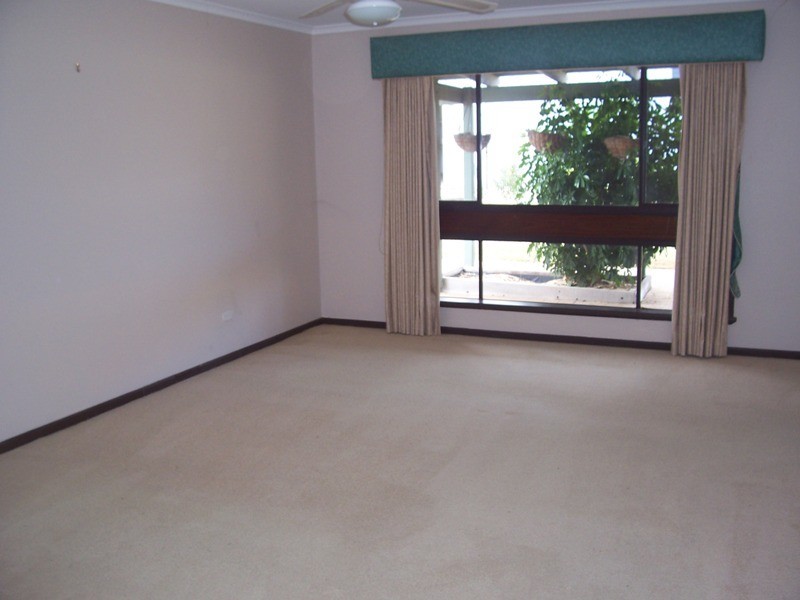 10 BONHAM STREET, Leeman WA 6514