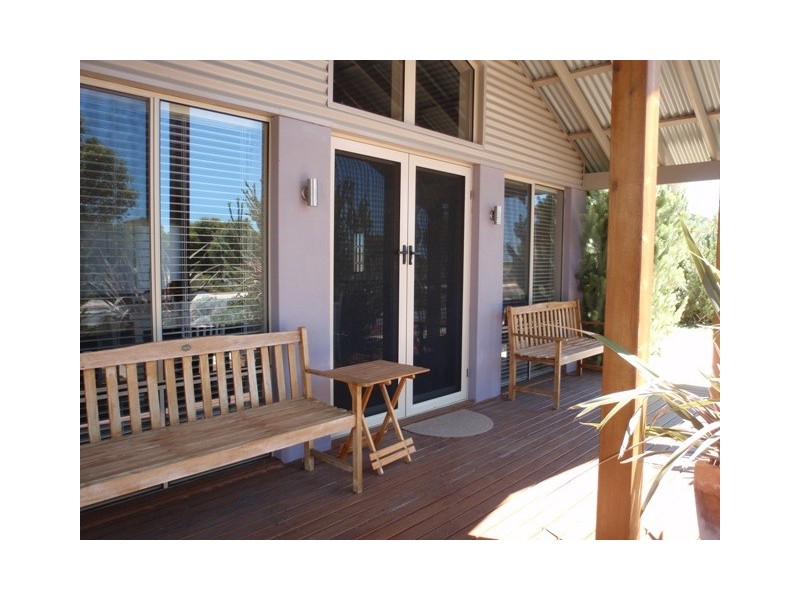 16 BETTONG AVENUE, Jurien Bay WA 6516