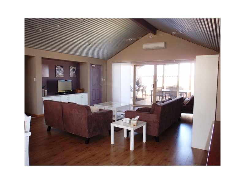 16 BETTONG AVENUE, Jurien Bay WA 6516