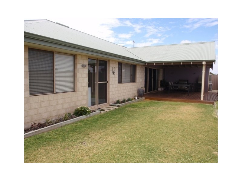 16 BETTONG AVENUE, Jurien Bay WA 6516