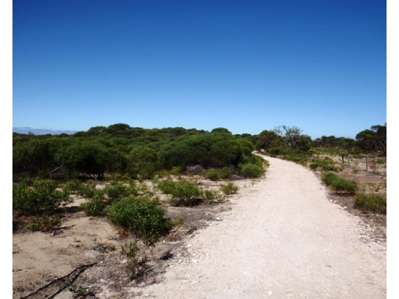 44 RIVER LOOP, Jurien Bay WA 6516