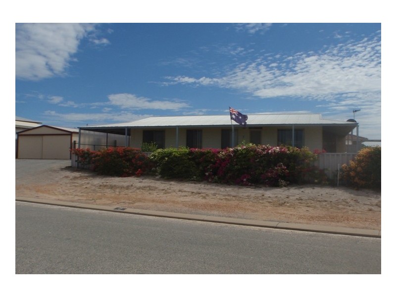 2 Heales Way, Green Head WA 6514