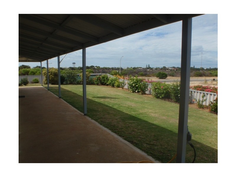 2 Heales Way, Green Head WA 6514