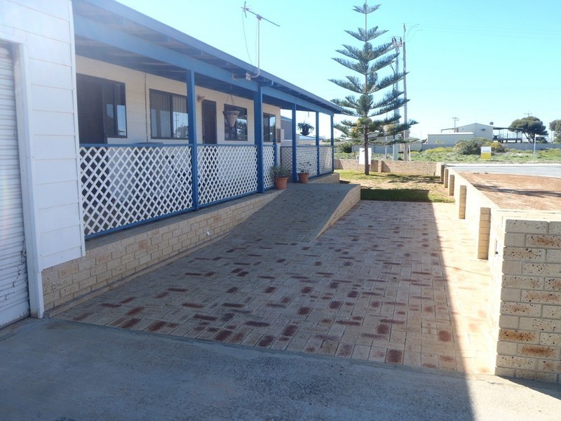 2 AVOCET STREET, Jurien Bay WA 6516