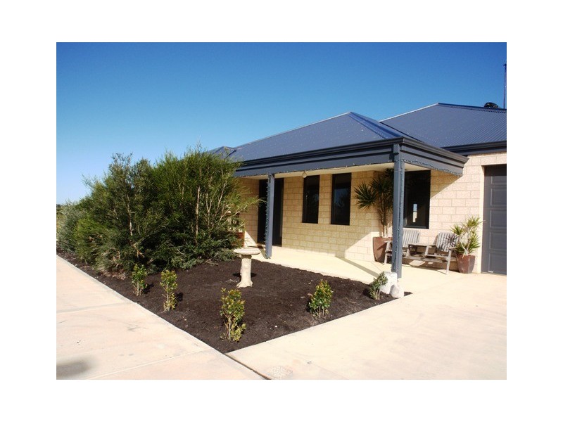 8 PEACEFUL BAY PARADE, Jurien Bay WA 6516
