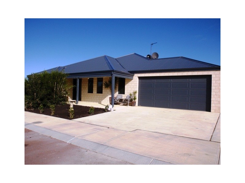 8 PEACEFUL BAY PARADE, Jurien Bay WA 6516