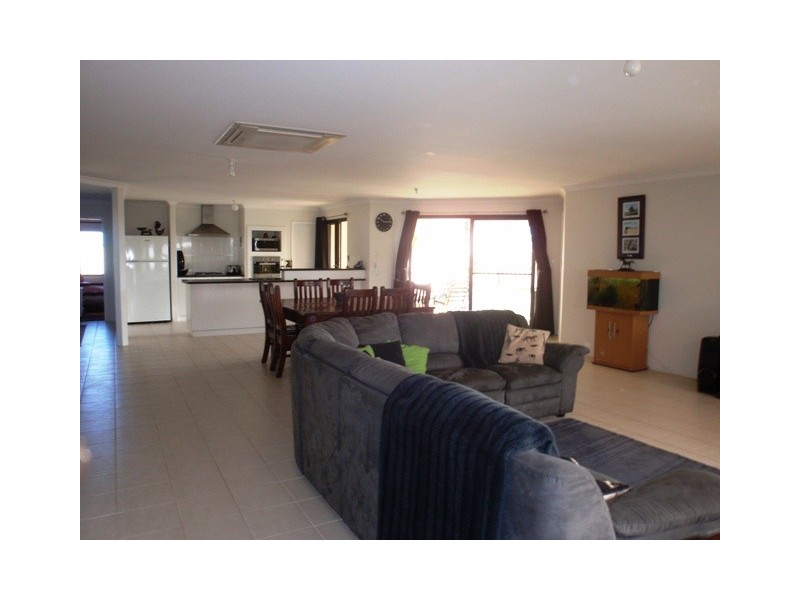 8 PEACEFUL BAY PARADE, Jurien Bay WA 6516